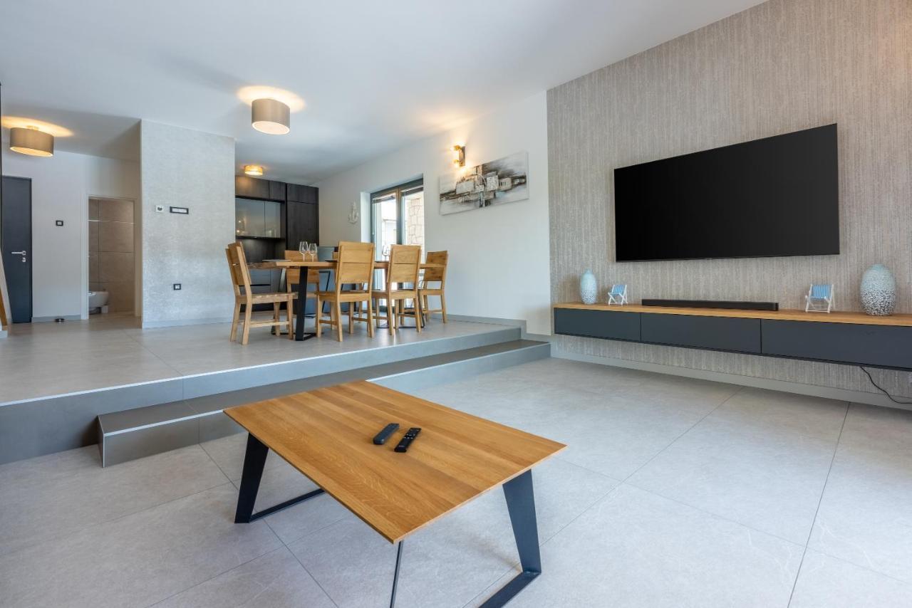 Palma With Heated Private Pool Vikendica Podhum